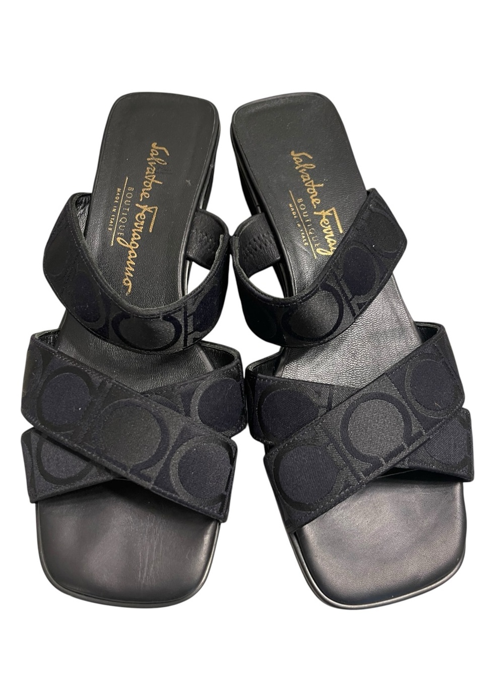Salvatore Ferragamo Boutique Black Signature Slides Sandals Women's Sz 7.5 Italy